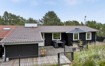 Emeline - 1.7Km from the Sea