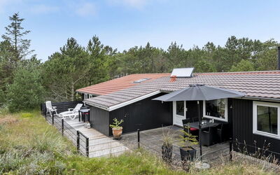 Emeline - 1.7Km from the Sea