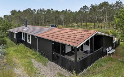 Emeline - 1.7Km from the Sea
