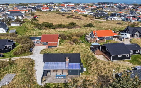 Madsen - 500M from the Sea: Cabaña, Cobertizo, \Choza, Casa De Campo, Pradera, Choza, Granero, Cuarto De Troncos, Edificios Del Jardín