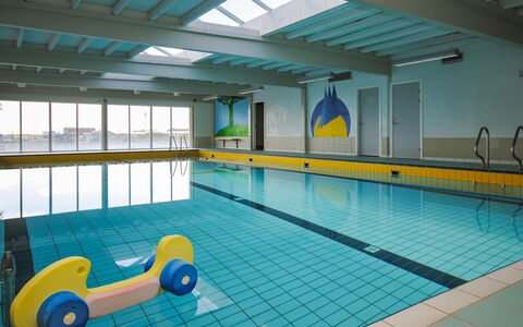 Segot - 100M to the Fjord: Piscina, Piso, Material Compuesto, Ocio, Techo, Centro De Ocio, Recurso, Salón, Hotel