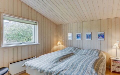 Emanuela - 350M to the Fjord: Madera, Techo, Habitación, Casa, Habitación, Cama, Sábana, Lecho, Suelos De Madera, Madera Dura