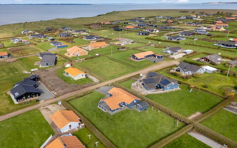 Loviisa - 300M to the Fjord: Casa, Paisaje, Llanura, El Terreno Del Lote, Casa, Cabaña, Costa, Inmuebles, Oceano, Fotografía Aérea