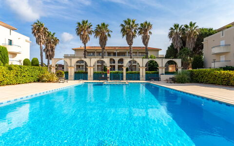 Le Lavandou 70: Agua, Nube, Planta, Cielo, Piscina, Árbol, Azur, Naturaleza, Cuerpo De Agua, Ocio