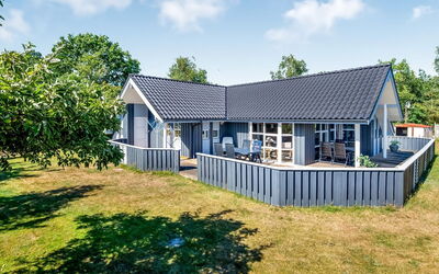 Stryd - 150M from the Sea