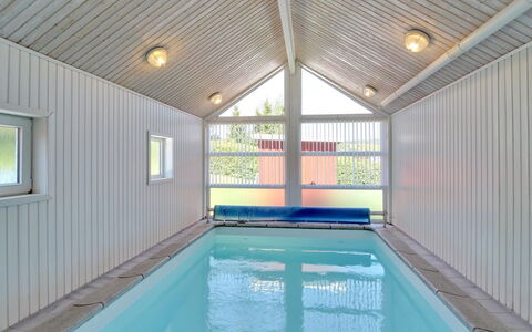 Rani - 800M from the Sea: Piscina, Material Compuesto, Techo, Sombra, Edificios Del Jardín, Diseño, Manchas De Madera, Cobertizo, La Luz Del Día, Madera Dura