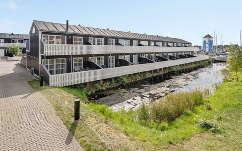 Venild - 5M from the Sea: Techo, Casa, Casa, Cabaña, Vía Muerta, Inmuebles, Entrada De Coches, Edificios Del Jardín, Yarda, Cobertizo