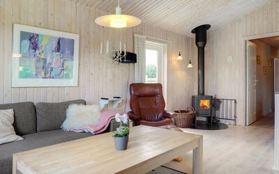 Mainart - 200M from the Sea