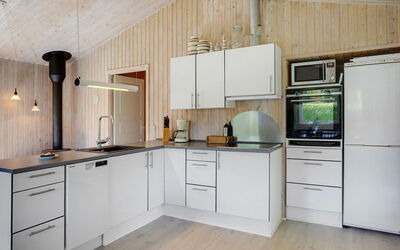 Mainart - 200M from the Sea