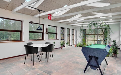Toska: Piso, Pared, Suelo, Diseño De Interiores, Madera, Techo, Suelos De Madera, Encendiendo, Mueble, Suelo Laminado