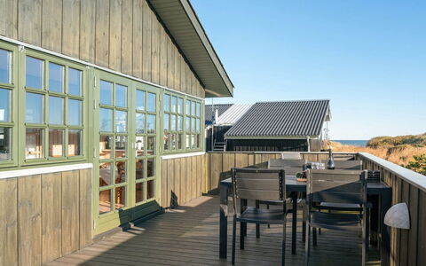 Annabell - 150M from the Sea: Mueble, Diseño De Interiores, Departamento, Piso, Suelo, Mesa, Silla, Habitación, Casa, Cocina Y Comedor Mesa