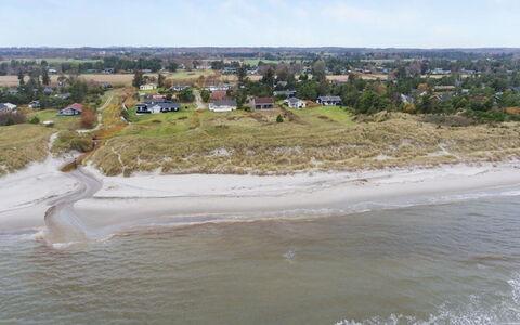 Annabell - 150M from the Sea: 