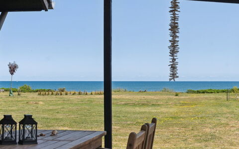 Kalist - 50M from the Sea: Techo, Casa, Casa, Cabaña, Vía Muerta, Inmuebles, Entrada De Coches, Edificios Del Jardín, Yarda, Cobertizo
