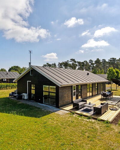 Veiko - 1.2Km from the Sea