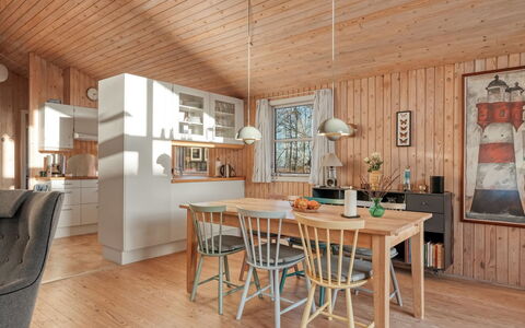 Mea - from the Sea: Mueble, Piso, Madera, Diseño De Interiores, Techo, Suelo, Suelos De Madera, Lámpara, Cocina Y Comedor Mesa, Comedor