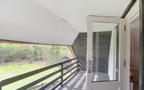 Rigitte - 1.5Km from the Sea: Hierba, Arbusto, Casa, Jardín, Casa, Cabaña, El Terreno Del Lote, Césped, Cobertura Del Suelo
