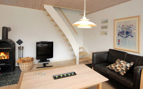 Rigitte - 1.5Km from the Sea: Mueble, Diseño De Interiores, Piso, Suelo, Madera, Techo, Habitación, Sala, Suelos De Madera, Encendiendo