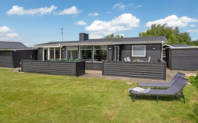 Edel - 650M from the Sea
