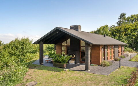 Andri - 600M to the Fjord: Madera, Techo, Arquitectura, Casa, Casa, Cabaña, Vía Muerta, Madera Dura, Pendiente, Inmuebles