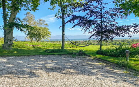 Nella - 1.2Km from the Sea: Cabaña, Casa, Casa, Techo, Porche, Inmuebles, Vía Muerta, Edificios Del Jardín, Casa De Campo, Yarda