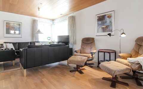 Heilgard - 500M from the Sea: Madera, Techo, Arquitectura, Casa, Casa, Cabaña, Vía Muerta, Madera Dura, Pendiente, Inmuebles