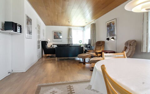Heilgard - 500M from the Sea: Madera, Techo, Arquitectura, Casa, Casa, Cabaña, Vía Muerta, Madera Dura, Pendiente, Inmuebles