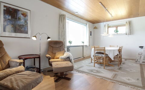 Heilgard - 500M from the Sea: Madera, Techo, Arquitectura, Casa, Casa, Cabaña, Vía Muerta, Madera Dura, Pendiente, Inmuebles
