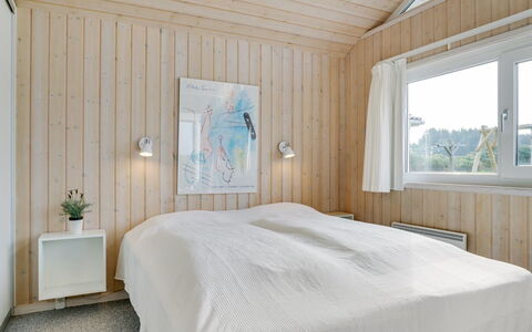 Iacobus - 400M from the Sea: Madera, Habitación, Techo, Diseño De Interiores, Cama, Piso, Suelo, Casa, Lecho, Sábana