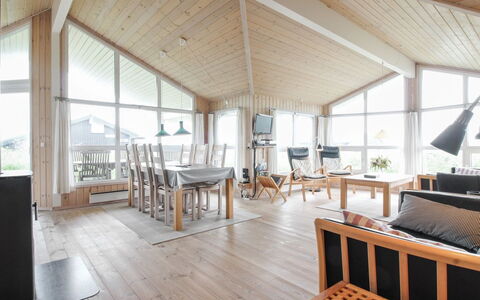 Fanija - 200M from the Sea: Madera, Diseño De Interiores, Techo, Suelo, Mueble, Piso, Casa, Silla, Suelos De Madera, Sala