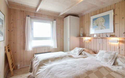 Fanija - 200M from the Sea: Habitación, Madera, Cama, Diseño De Interiores, Techo, Mueble, Habitación, Sábana, Lecho, Suelo