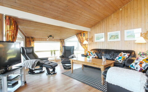 Diderik - 300M from the Sea: Madera, Techo, Arquitectura, Casa, Casa, Cabaña, Vía Muerta, Madera Dura, Pendiente, Inmuebles