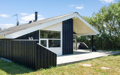 Tia - 900M from the Sea: Madera, Techo, Arquitectura, Casa, Casa, Cabaña, Vía Muerta, Madera Dura, Pendiente, Inmuebles
