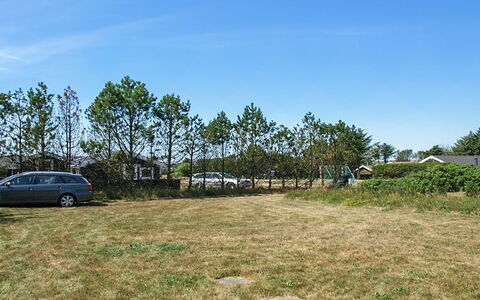 Tia - 900M from the Sea: Madera, Techo, Arquitectura, Casa, Casa, Cabaña, Vía Muerta, Madera Dura, Pendiente, Inmuebles