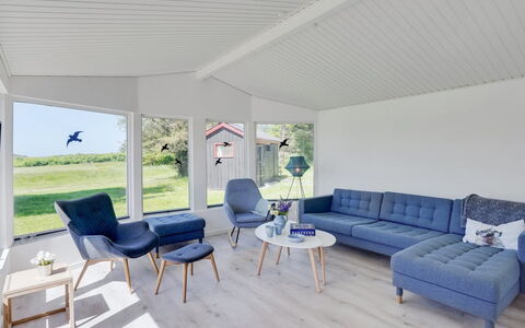 Albert - 340M from the Sea: Mueble, Sofá, Diseño De Interiores, Sala, Madera, Piso, Suelo, Casa, Techo