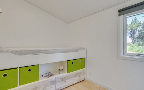 Albert - 340M from the Sea: Techo, Diseño De Interiores, Habitación, Piso, Suelo, Habitación, Cama, Lecho, Marco De La Cama, Diseño