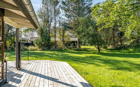 Emeli - 1.3Km from the Sea: Casa, Casa, Puerta, Techo, Cabaña, Inmuebles, Jardín, Sombra, Vía Muerta, Yarda