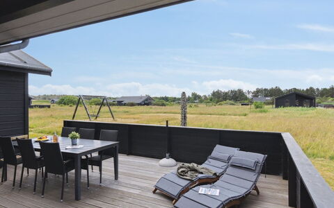 Fader - 950M from the Sea: Vegetación, Arbusto, Primavera, Cabaña, Jardín, Sombra, Patio Interior, Yarda, Silla