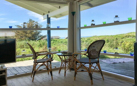 Wilma - 400M from the Sea: Madera, Techo, Arquitectura, Casa, Casa, Cabaña, Vía Muerta, Madera Dura, Pendiente, Inmuebles