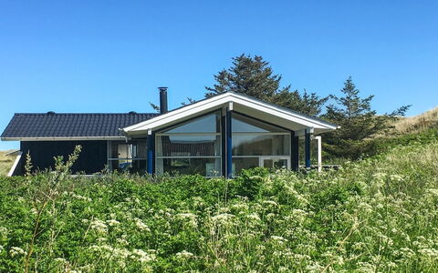 Wilma - 400M from the Sea: Madera, Techo, Arquitectura, Casa, Casa, Cabaña, Vía Muerta, Madera Dura, Pendiente, Inmuebles