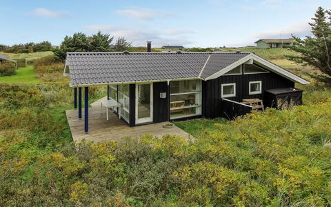 Wilma - 400M from the Sea: Madera, Techo, Arquitectura, Casa, Casa, Cabaña, Vía Muerta, Madera Dura, Pendiente, Inmuebles