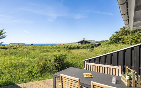 Wilma - 400M from the Sea: Cabaña, El Terreno Del Lote, Cuarto De Troncos, Apuntalar, Reservorio, Cobertizo, Edificios Del Jardín, Sonido, Bosque