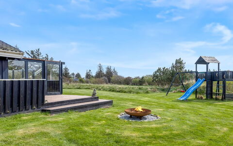 Wante - 900M from the Sea: Casa, Casa, Puerta, Techo, Cabaña, Inmuebles, Jardín, Sombra, Vía Muerta, Yarda