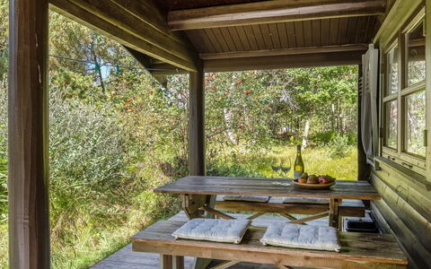 Beatrix - 700M from the Sea: Madera, Casa, Porche, Cubierta, Madera Dura, Techo, Manchas De Madera, Suelos De Madera, Eco Hotel