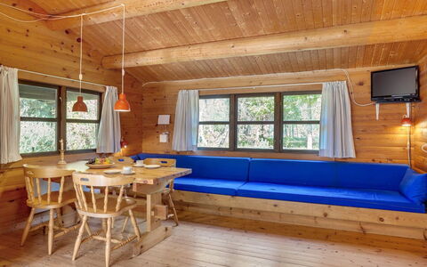 Beatrix - 700M from the Sea: Madera, Casa, Porche, Cubierta, Madera Dura, Techo, Manchas De Madera, Suelos De Madera, Eco Hotel