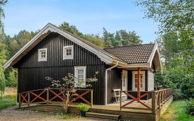 Bernadine - 350M from the Sea