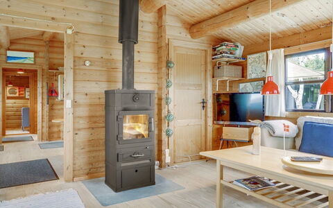 Gorjan - 300M from the Sea: Madera, Mueble, Madera Dura, Cuarto De Troncos, Manchas De Madera, Suelos De Madera, Tablón, Estufa De Leña, Sala, Silla