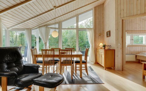 Thomasine - 1.5Km from the Sea: Diseño De Interiores, Techo, Madera, Mueble, Piso, Suelo, Suelos De Madera, Sala, Casa, Sofá