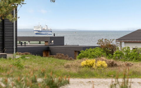 Arun - 150M from the Sea: Piscina, Mueble Para Exteriores, Mueble, Recurso, Losa, Eco Hotel, Sombra, Silla, Ocio, Inmuebles