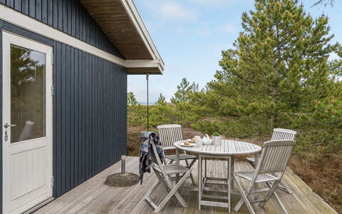Arun - 150M from the Sea: Piscina, Mueble Para Exteriores, Mueble, Recurso, Losa, Eco Hotel, Sombra, Silla, Ocio, Inmuebles