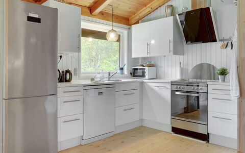 Thorger - 5Km from the Sea: Aparato De Cocina, Cocina, Mostrador, Piso, Electrodoméstico, Gabinetes, Diseño De Interiores, Electrodoméstico, Madera, Mueble